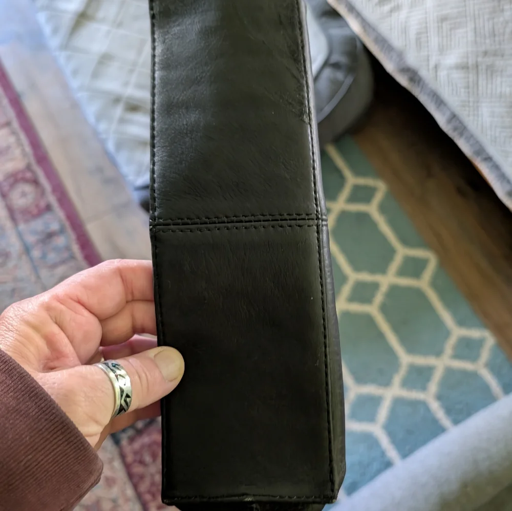 Hand Tooled Elegant Black Embossed Leather Purse